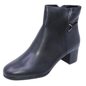 Blondo black Amanda A-18 leather ankle boots size 7